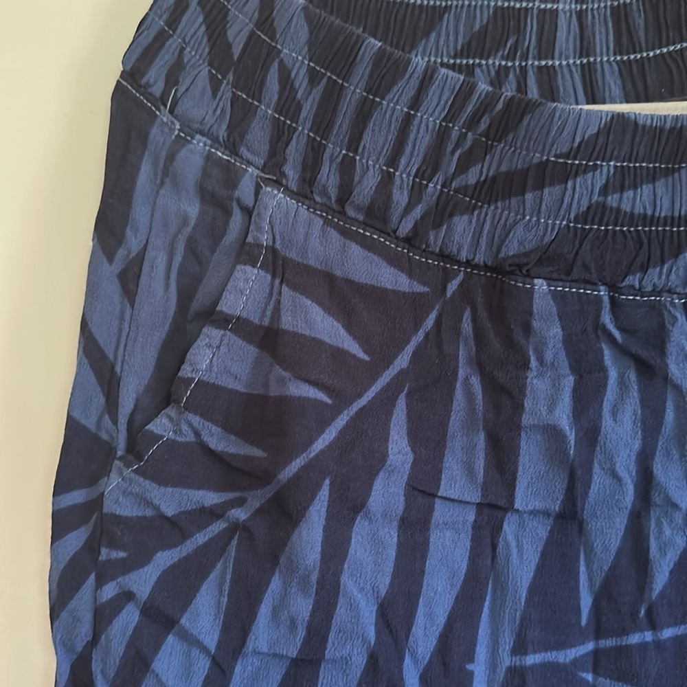 Monrow Dark Blue Leaf Pattern Joggers - image 4